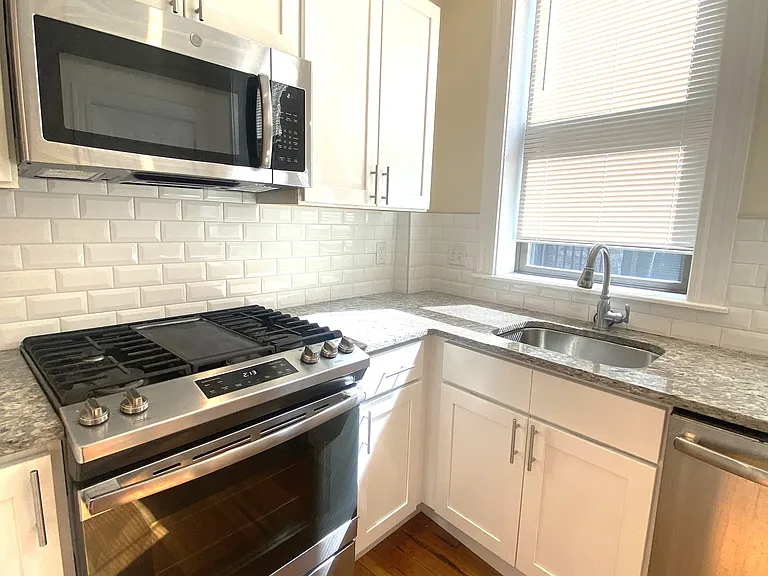 11 Seaverns Ave #11-3R — Photo 6