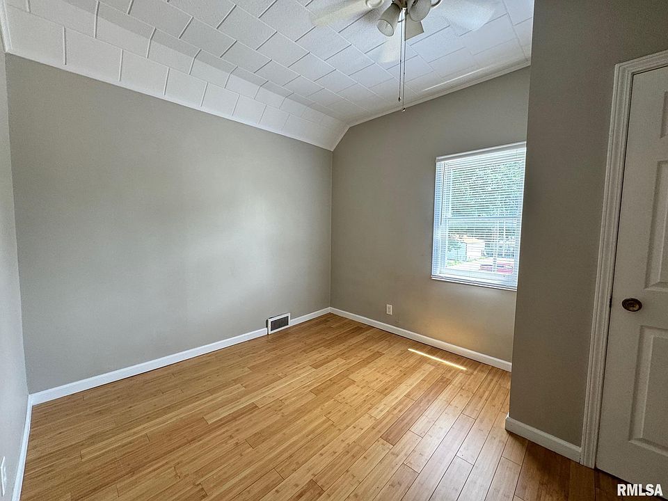 1st image of 100 N State St #1/2