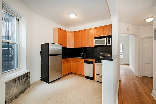 Rented by BH Brokerage Group | media 4