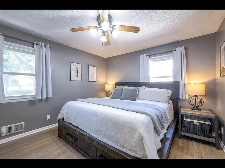 9110 Farley Ln — Photo 21