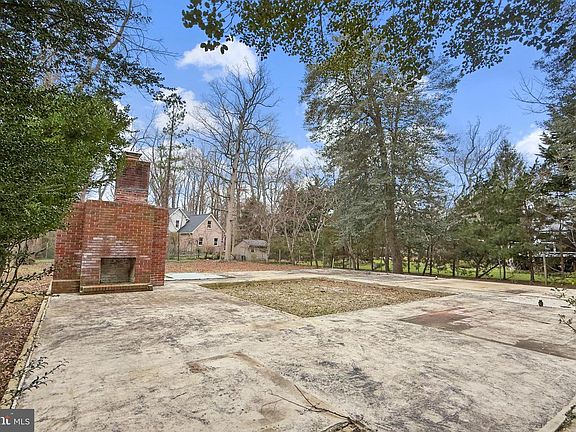 5th image of 1546 Shipsview Rd