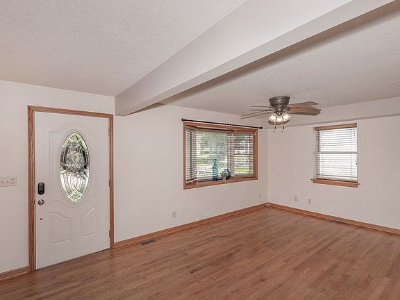 4th image of 2388 27th St