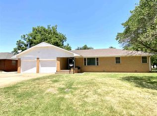 532 W Euclid Ave, Waukomis, OK 73773