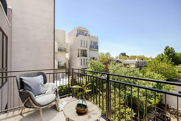 Sold by Compass | media 18