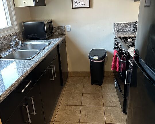 5th image of 137 S Rexford Dr #2