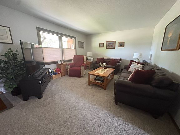 3rd image of 6927 S Juniper Dr