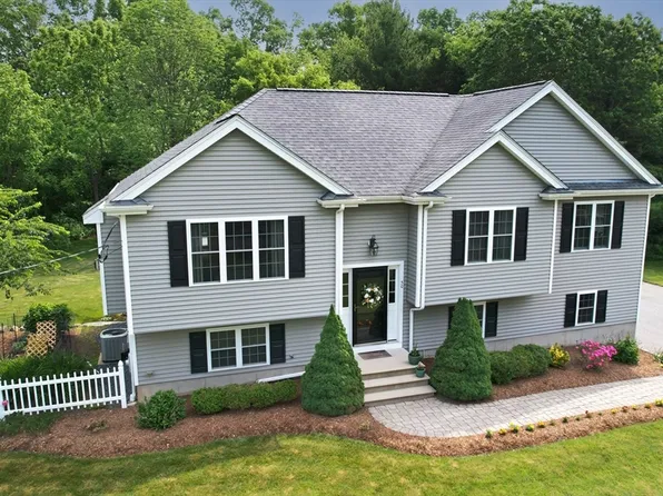 30 Curve St, Bridgewater, MA 02324