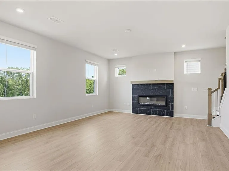 142 Henley St W #11 — Photo 7