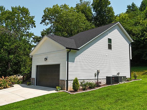 2nd image of 270 Hartman Cir
