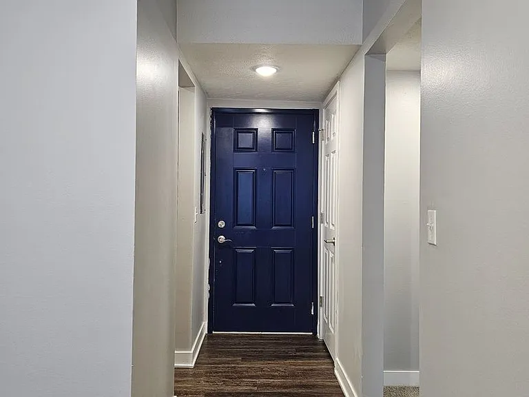 The Belmont Apartments — Photo 6