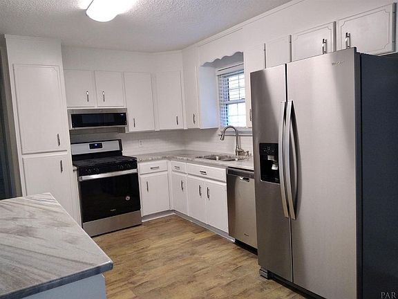 3rd image of 521 Ayer St