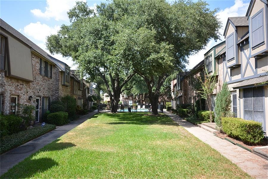 1st image of 14715 Barryknoll Ln APT 124