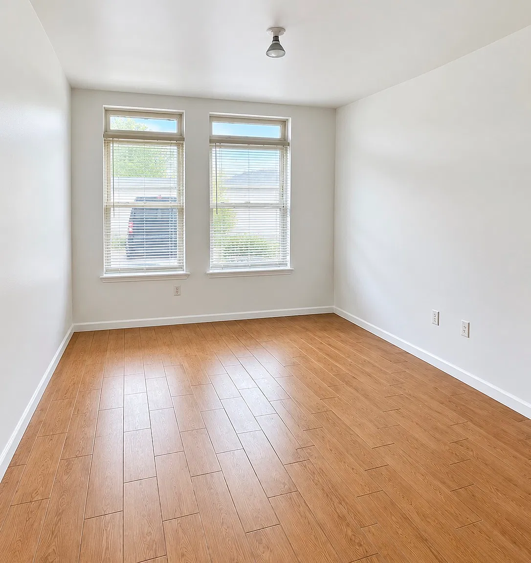 2 bed, 1.5 bath, 950 sqft, $2,600 — Photo 3