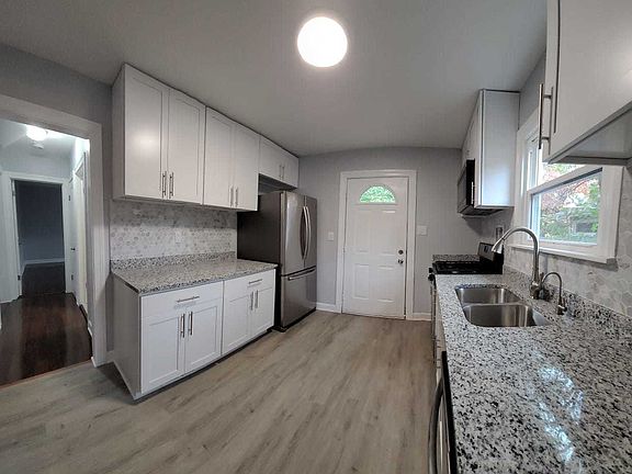 5th image of 428 SE Garfield Ave