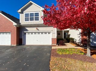 210 Dorset Ave, Oswego, IL 60543