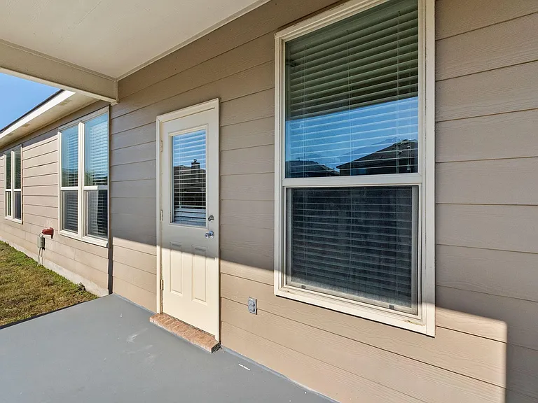 20017 Ploughshores Ln — Photo 35