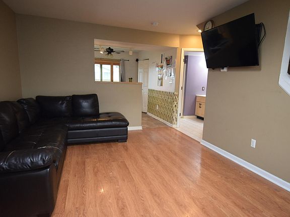 4th image of 548 Briarwood Dr