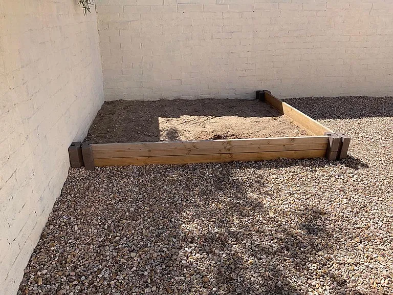 1214 E Elm St — Photo 22