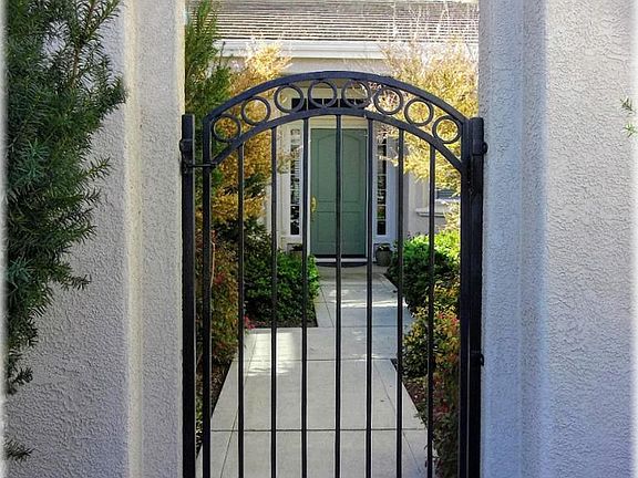 5th image of 19105 Eagle View Dr