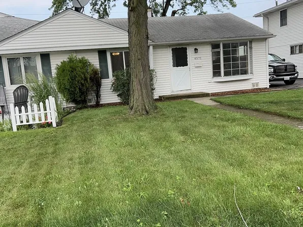 4571 W 88th Pl, Hometown, IL 60456