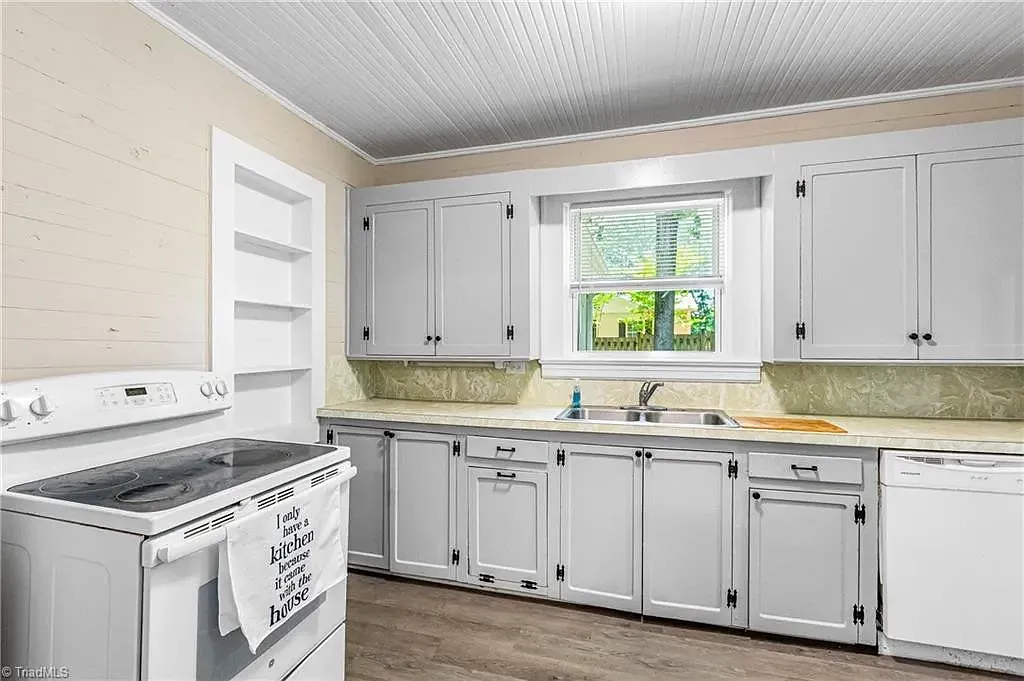 2 bed, 1102 sqft, $1,400 — Photo 4