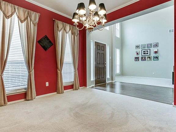 5th image of 7905 Parkwood Plaza Dr