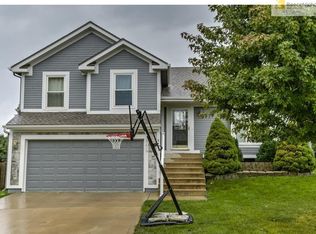 17619 W 111th Ter, Olathe, KS 66061