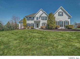 9122 Stratus Cir, Manlius, NY 13104
