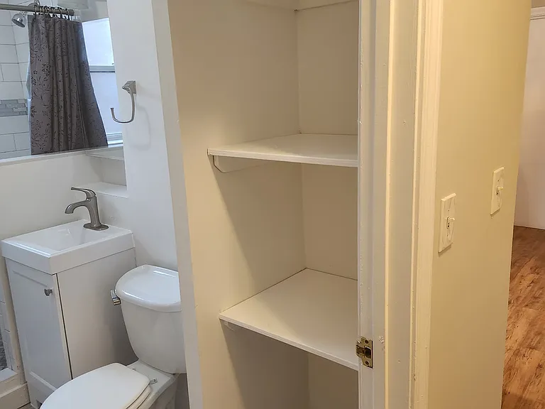 220 Hanover St #28 — Photo 20