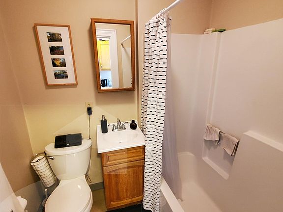 5th image of 37 Spring St APT 2