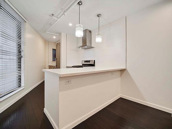 4th image of 1139 Pacific Ave #1