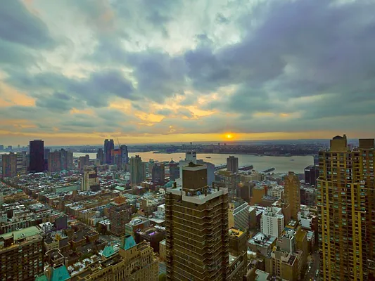 Sold by Sotheby's International Realty | media 7