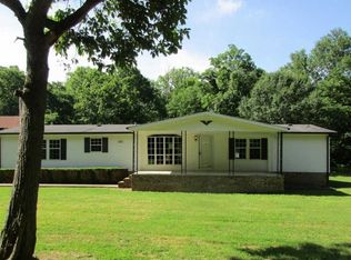 1564 McWhorter Rd, Cunningham, TN 37052