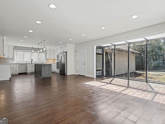 2nd image of 2622 Chelsea Ct