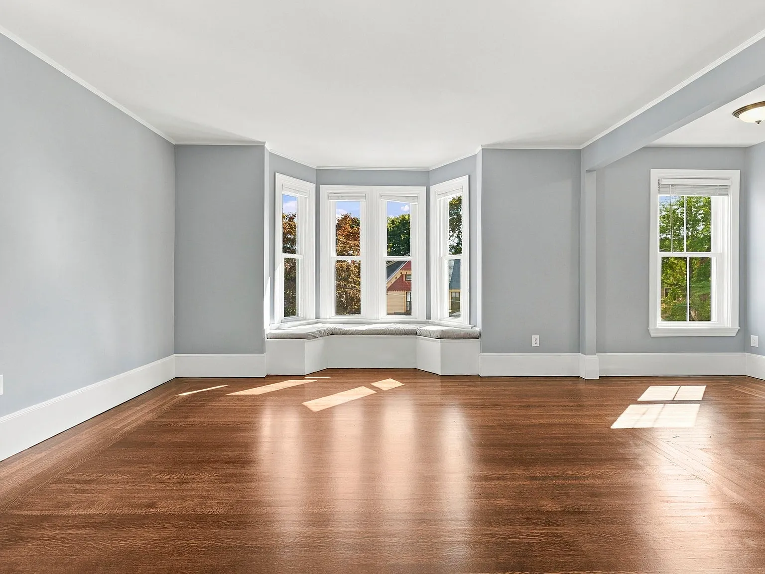 4 bed, 1520 sqft, $3,600 — Photo 2