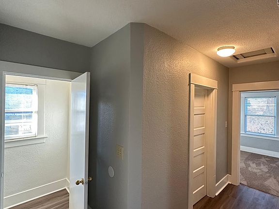 Entrance to the apartment. This pic also shows the hallway between the two bedrooms