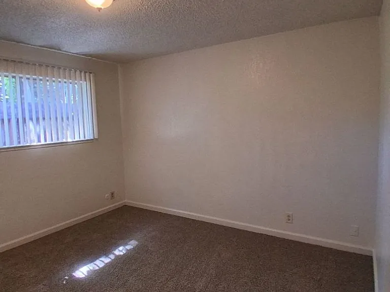 1136 E Fedora — Photo 7