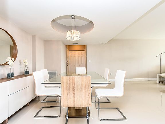 4th image of 2801 NE 183rd St APT 1001