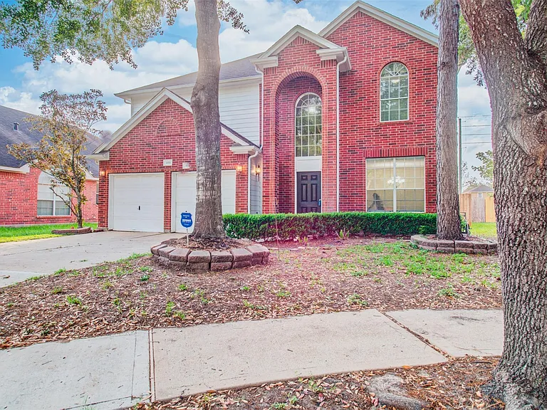 419 Thorpe Springs Dr — Photo 2