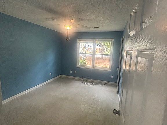 5th image of 1024 W Sherwood Dr