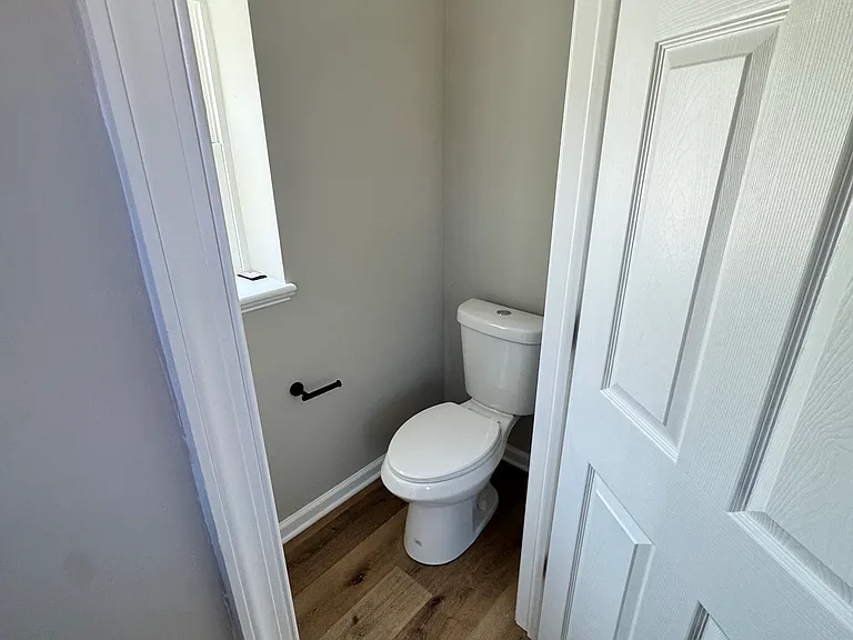 628 E Springfield Rd — Photo 2
