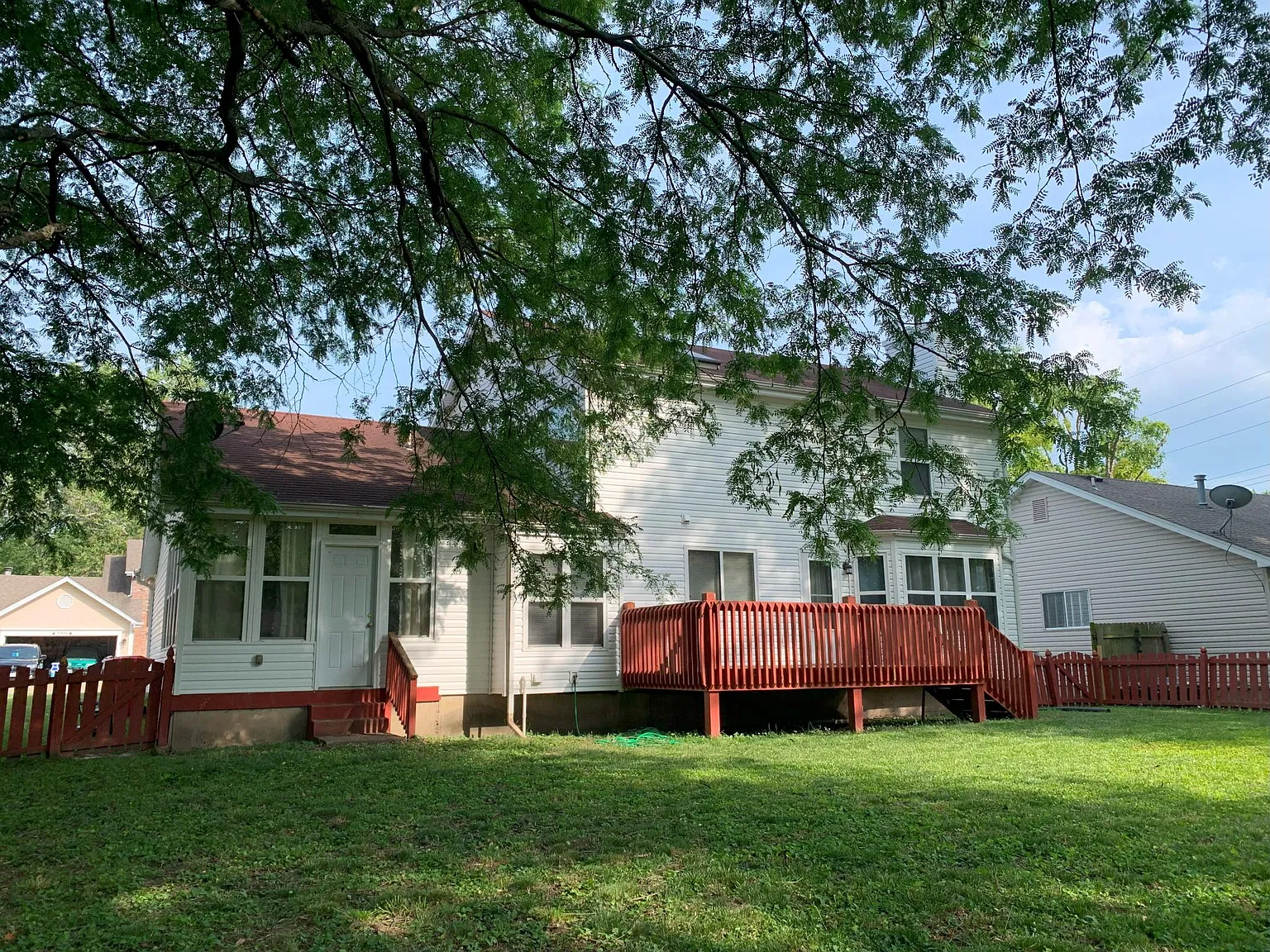 3 bed, 2.5 bath, 2332 sqft, $2,550 — Photo 3