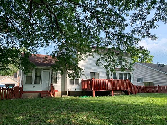 3rd image of 2905 Sherwood Dr