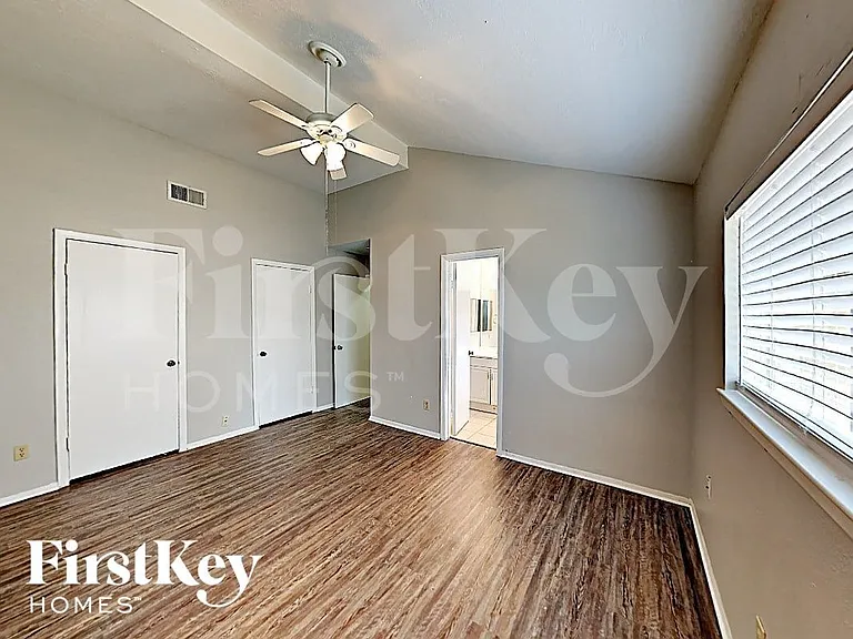 12623 Day Hollow Ln — Photo 7