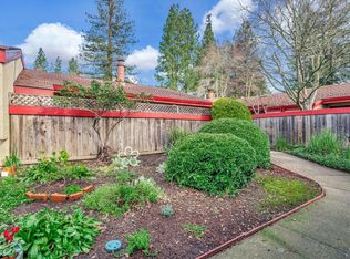 51 Redwood Ct, Santa Rosa, CA 95409