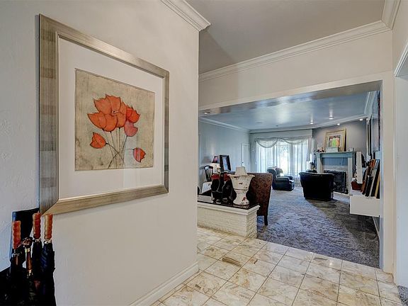 5th image of 3925 Tamarisk Dr