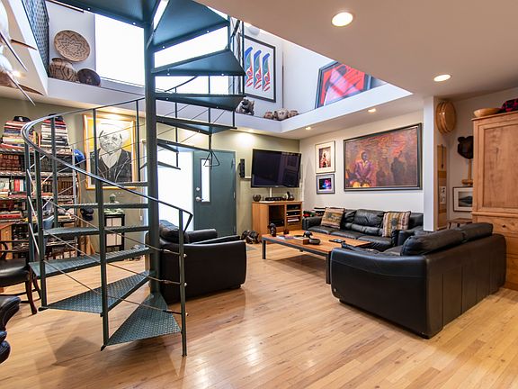 3rd image of 2144 Ashland Ave Ste 3