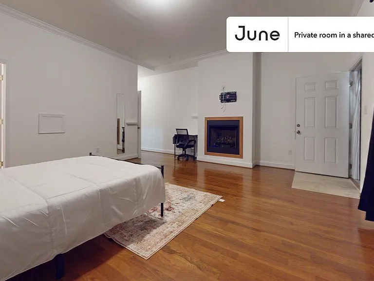 1337 Girard St NW #A — Photo 3
