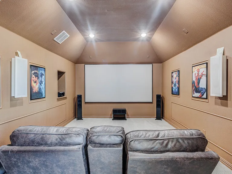 7597 Sanctuary Dr — Photo 37