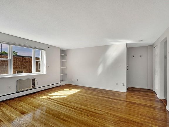 5th image of 43 Colborne Rd APT 6